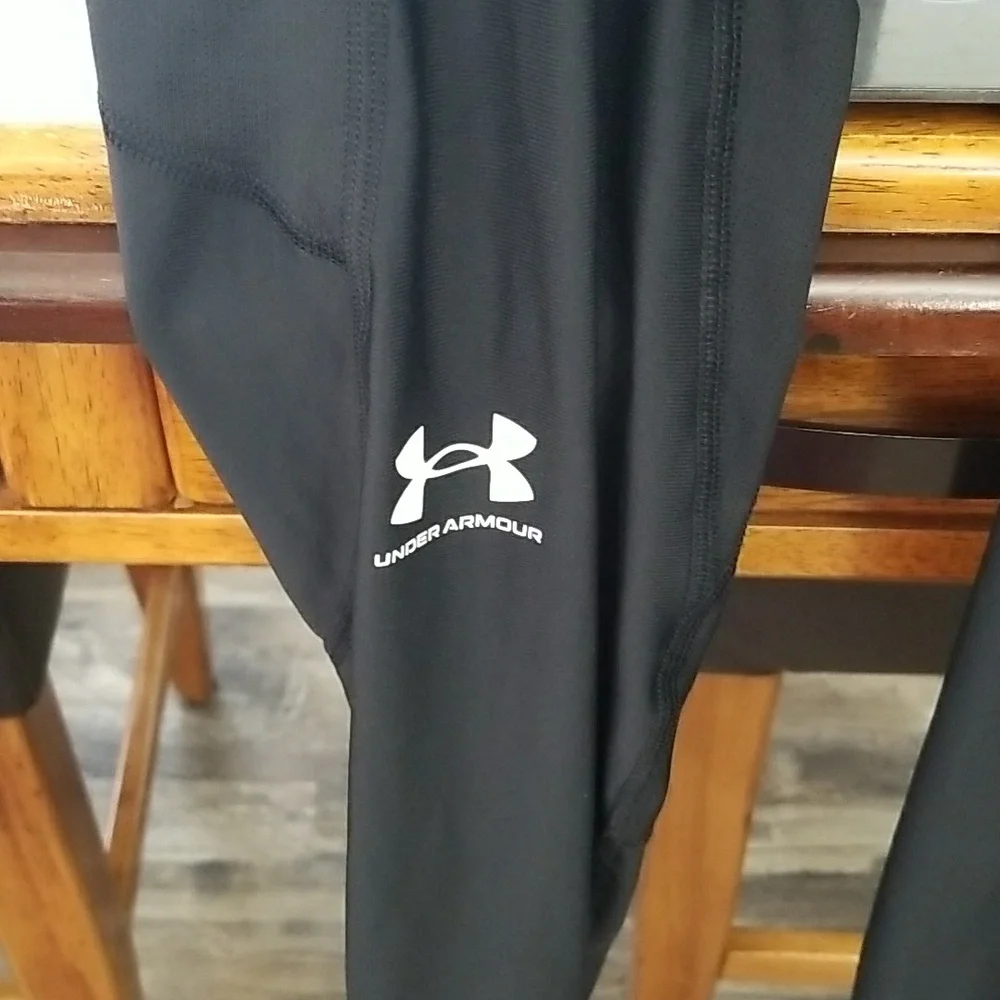 Under Armour HeatGear Compression Leggings - Size Medium - Picture 3 of 10